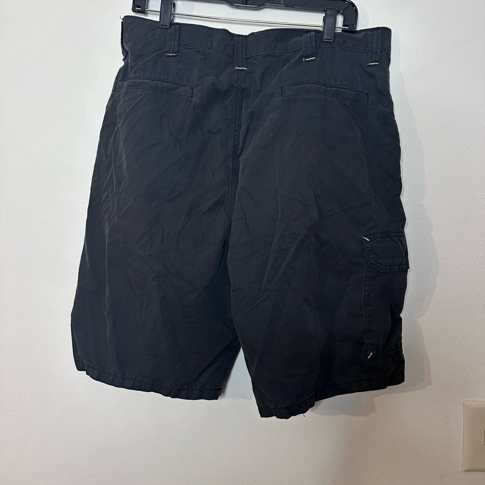 Wrangler Men's Dark Gray Cargo Shorts - Picture 5 of 6